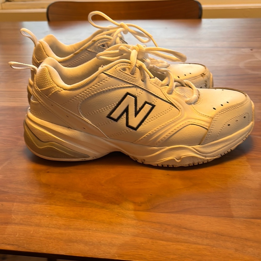 White New Balance 624